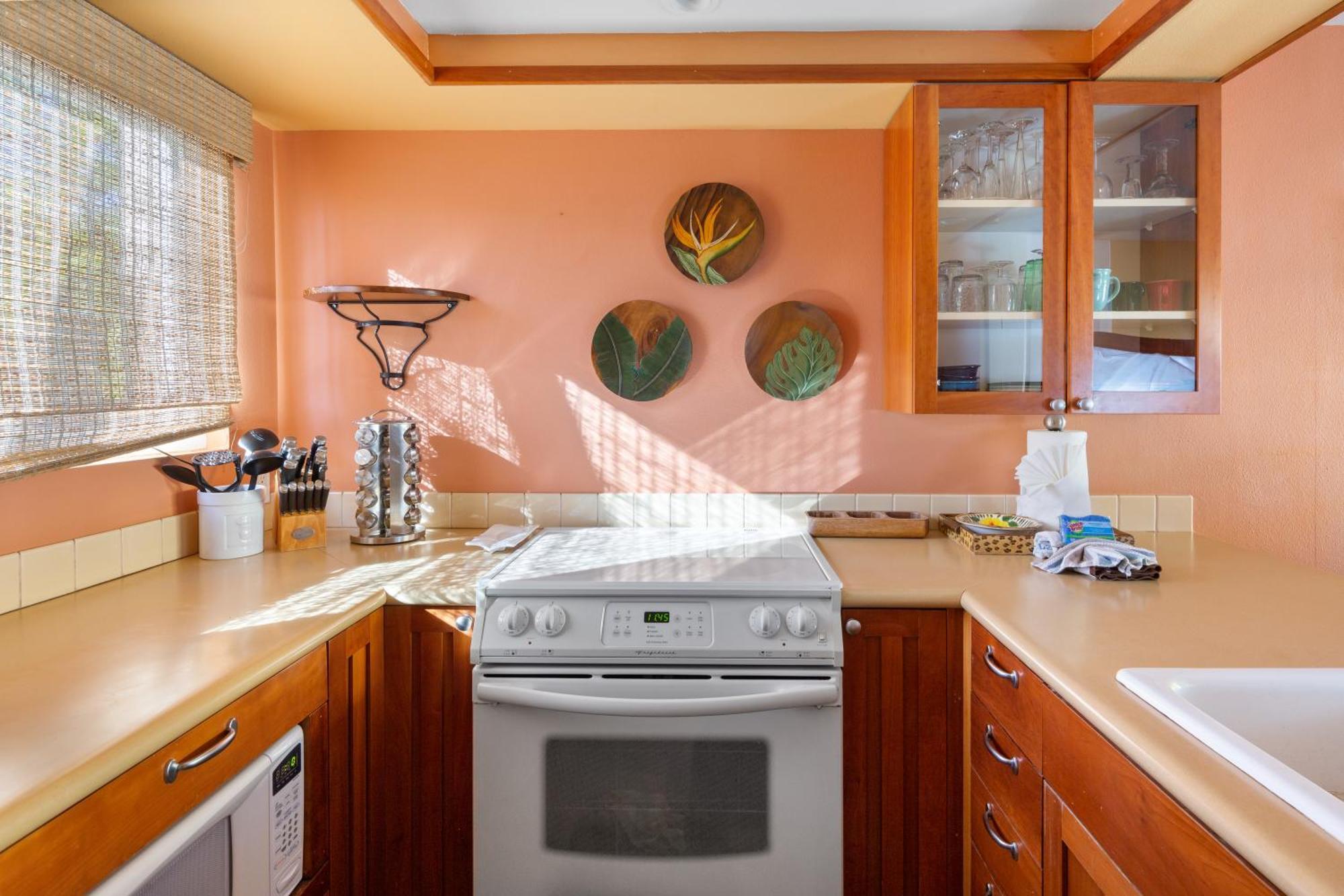 Bamboo Suite, 1 Bedroom, Sleeps 4, Pool & Bbq, Pre-Renovation Summer Sale Kihei Exterior photo